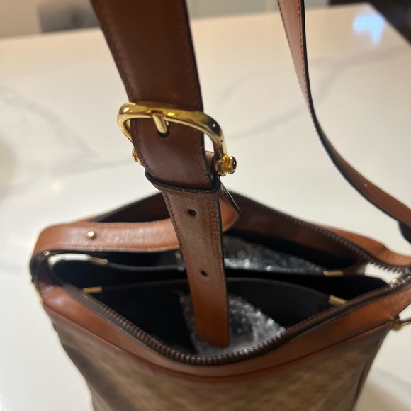 RARE Authentic vintage Celine Triomphe crossbody in suede and leather. EUC. - Picture 11 of 16